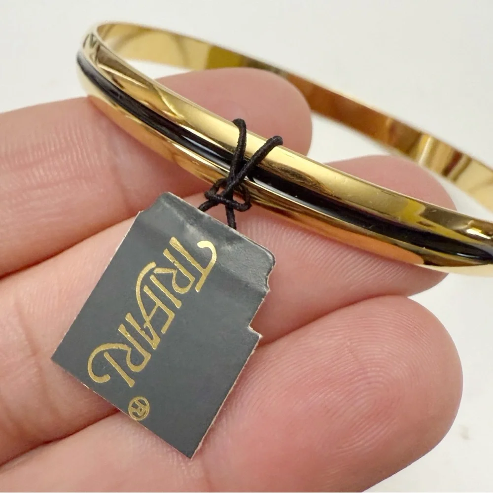 Vintage Trifari Polished Goldtone Black Enamel Stripe Bangle Bracelet NEW